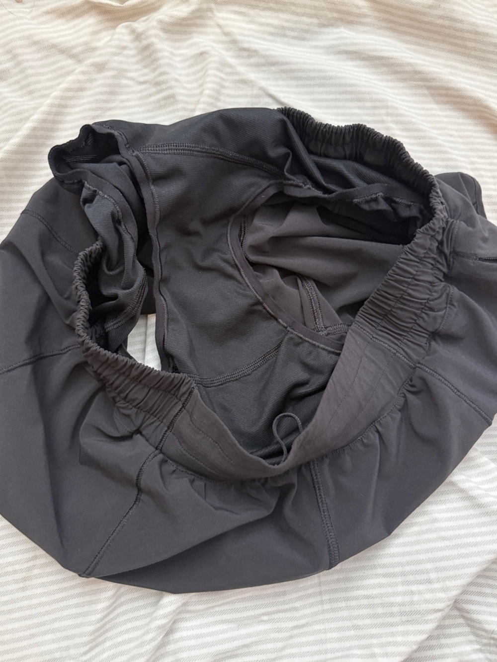 lululemon Hotty Hot Low-Rise Lined Short 2.5 - Picture 4 of 4